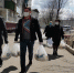 Чиновники-волонтёры: мэр Биробиджана и его заместители разнесли продуктовые наборы пожилым людям - РИА Биробиджан