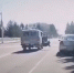 На ходу вывалился из "буханки" с красным крестом на борту мужчина в центре Биробиджане - ИА Eaomedia.Ru