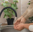 tutor-young-student-washing-their-hands_1.jpg - GorodnaBire.Ru