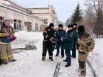 Пожарные Облучья показали мастерство на учениях в здании вокзала