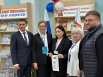 Свой выбор делают впервые голосующие молодые люди на выборах губернатора ЕАО