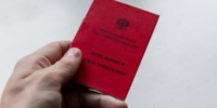 Почти на 2000 рублей: как изменятся страховые и военные пенсии в 2026 году - ИА Eaomedia.Ru