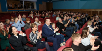Концерт в честь 15-летия ансамбля «Винил» прошёл в биробиджанском Дворце культуры - РИА Биробиджан