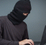 thieves-hold-credit-cards-using-laptop-computer-password-hacking-activities_2_1.jpg - GorodnaBire.Ru