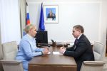 С секретарем Генсовета «Единой России» Владимиром Якушевым встретилась губернатор ЕАО Мария Костюк