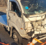 Грузовик в ЕАО врезался в отбойник и потерял два автомобиля, один из которых тянул на сцепке, а второй вёз в кузове - РИА Биробиджан