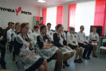 Бадма Башанкаев провел урок "Разговоры о важном" со школьниками Биробиджанского района 