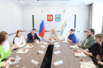 Дальнейшее развитие здравоохранения области обсудила с молодыми медицинскими работниками губернатор ЕАО