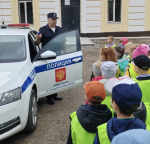 Дошкольники Смидовичского района ЕАО закрепили правила дорожной безопасности на прогулке